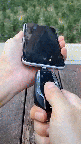 “ Mini Cargador Portátil Llaver0 para iPhone”¡Nunca Más Sin Batería!